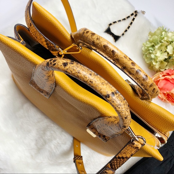 Michael Kors Marigold rollins satchel Purse Large - Picture 6 of 8